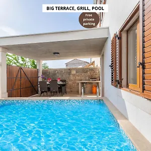  Ferienhaus Kuca Maja
